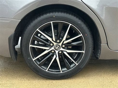 Used 2024 Toyota Camry SE w/ Cold Weather Package image 7