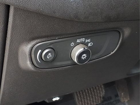 Used 2024 Chevrolet Equinox LT FWD image 20