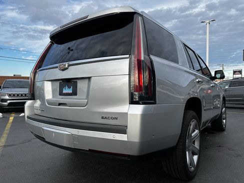 Used 2019 Cadillac Escalade Premium Luxury image 8