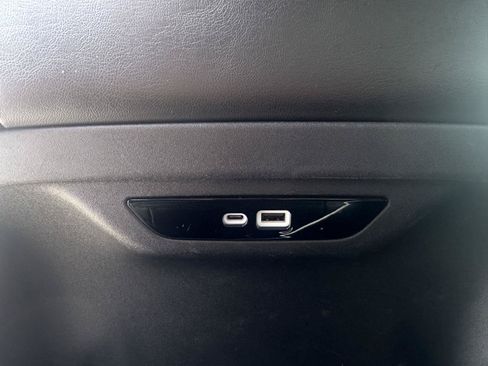 Used 2025 Chrysler Pacifica Select FWD image 33