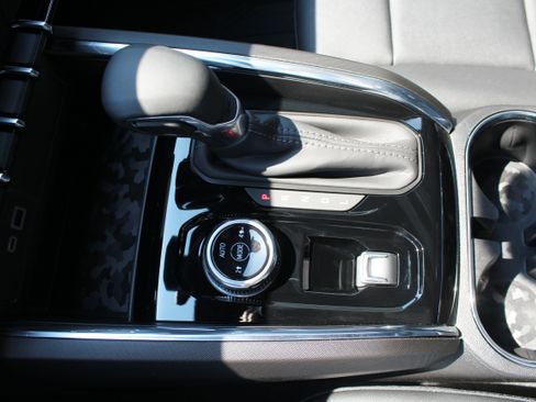 New 2025 GMC Canyon Elevation w/ Convenience Package image 35