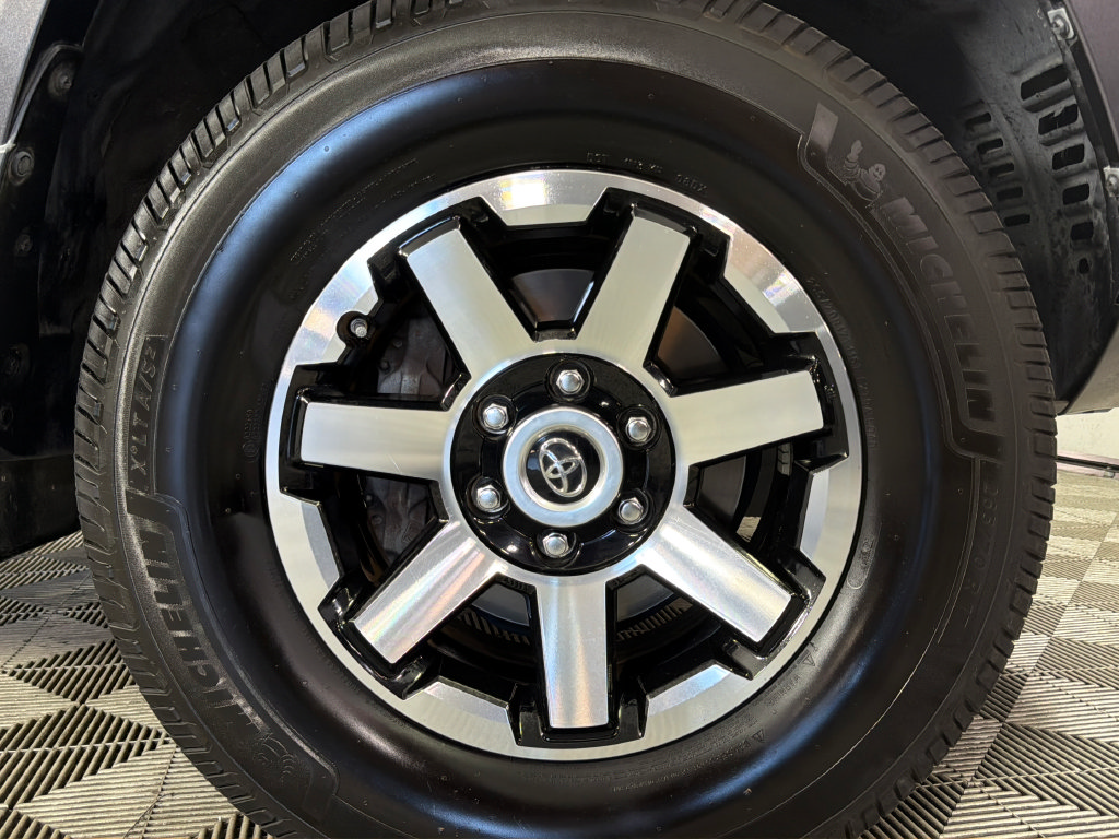 Used 2021 Toyota 4Runner TRD Off-Road AWD/4WD image 53