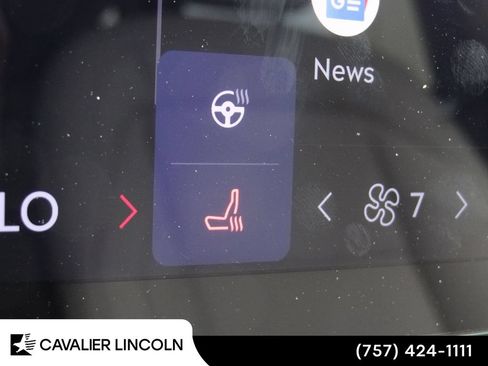 Used 2026 Lincoln Nautilus Premier AWD/4WD image 27