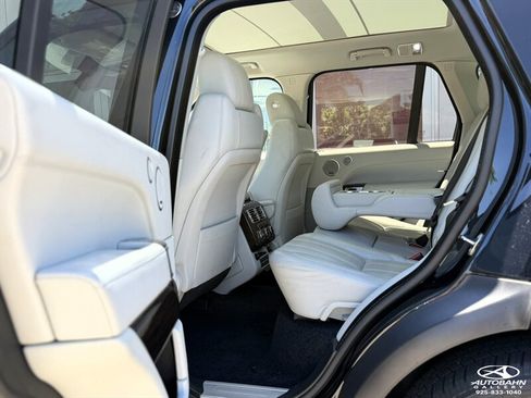 Used 2017 Land Rover Range Rover HSE AWD/4WD image 24