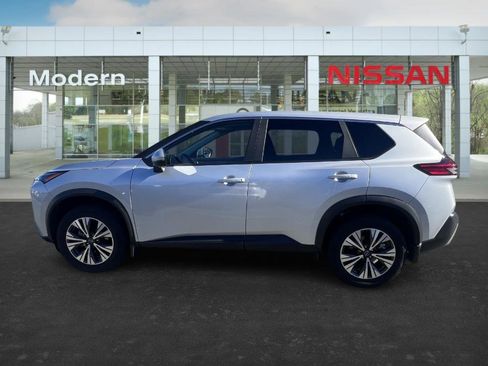 Certified 2023 Nissan Rogue SV image 2