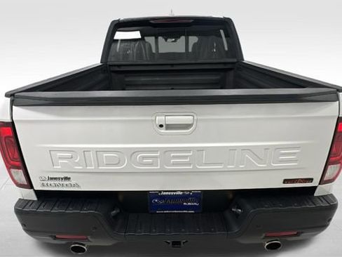 Used 2024 Honda Ridgeline TrailSport image 4
