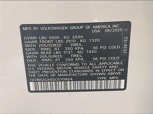 Used 2025 Volkswagen Atlas SEL AWD/4WD image 37