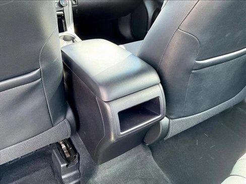 Used 2017 Toyota Camry SE image 22