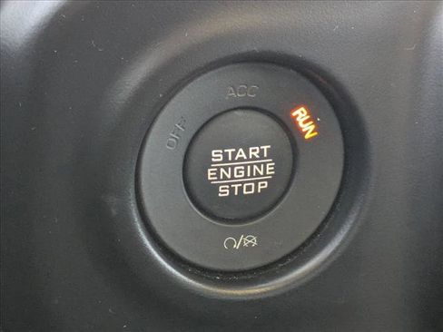 Used 2022 Jeep Wrangler Unlimited Sahara w/ Cold Weather Group image 12