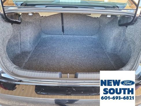 Used 2024 Volkswagen Jetta SE image 30