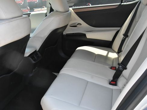 Used 2023 Lexus ES 300h w/ Premium Package FWD image 42