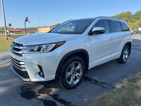 Used 2019 Toyota Highlander Limited image 3