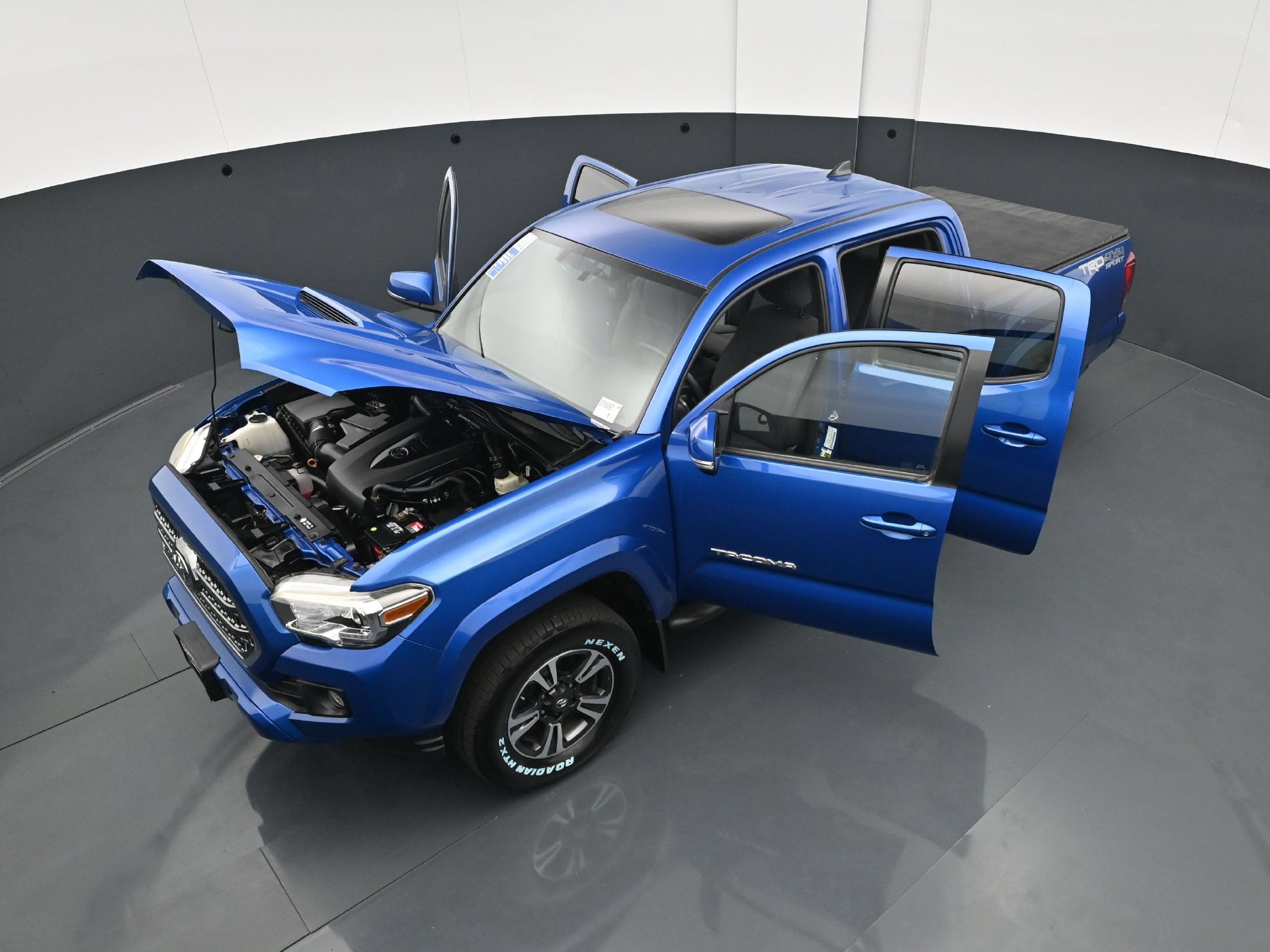 Used 2017 Toyota Tacoma TRD Sport w/ Premium & Technology Package AWD/4WD image 38