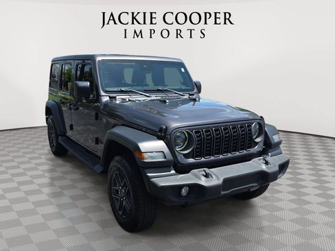 Used 2024 Jeep Wrangler Unlimited Sport AWD/4WD image 3