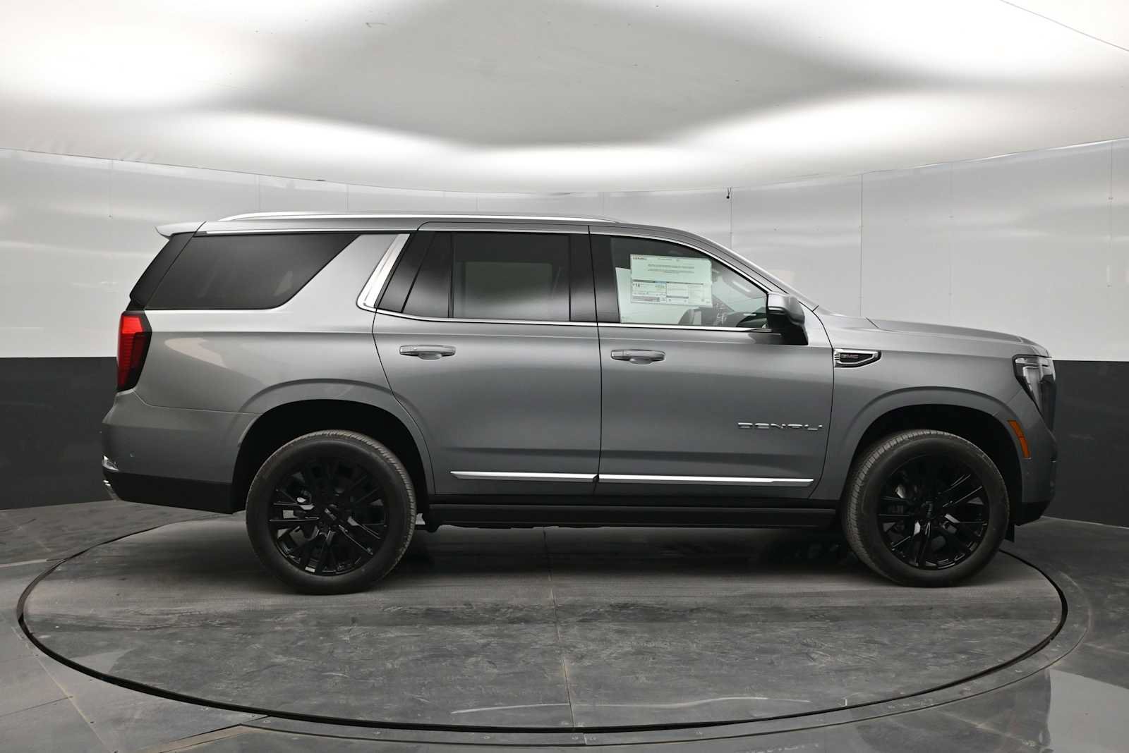 New 2027 GMC Yukon Denali w/ Denali Reserve Package AWD/4WD image 9
