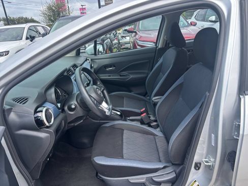 Used 2025 Nissan Versa SV FWD image 24