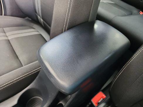 Used 2024 Hyundai Venue SEL FWD image 30