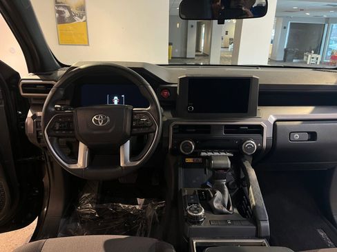 Used 2025 Toyota 4Runner TRD Off-Road image 35