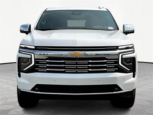 New 2025 Chevrolet Suburban Premier image 2