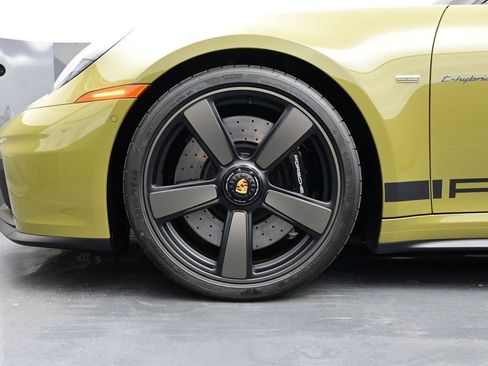 Certified 2026 Porsche 911 Carrera GTS RWD image 6