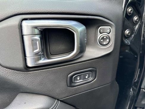 Used 2023 Jeep Wrangler Unlimited Sahara w/ Cold Weather Group AWD/4WD image 18