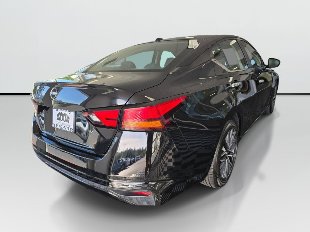 Used 2025 Nissan Altima 2.5 SV FWD image 5