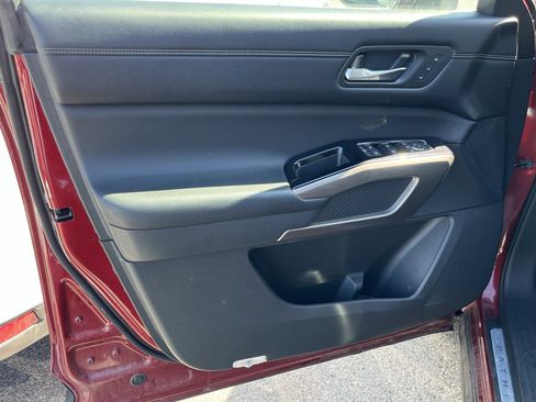 Used 2022 Nissan Pathfinder Platinum w/ Cargo Package AWD/4WD image 18