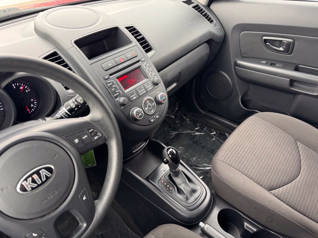 Used 2013 Kia Soul FWD image 14