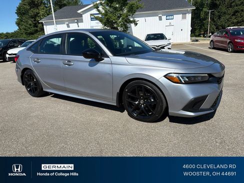 Used 2024 Honda Civic Sport image 3