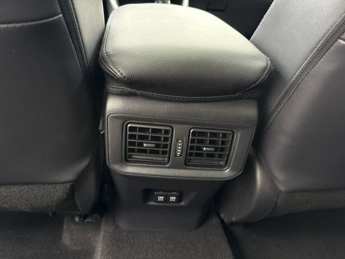 Used 2019 Toyota RAV4 Limited w/ Advanced Technology Package AWD/4WD image 38