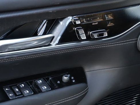 New 2024 Jeep Grand Wagoneer Series II AWD/4WD image 24