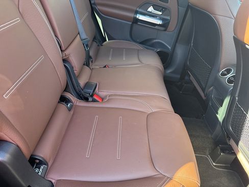 Used 2023 Mercedes-Benz GLB 35 AMG 4MATIC image 55