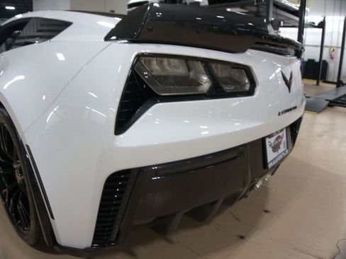 Used 2015 Chevrolet Corvette Z06 w/ 3LZ Preferred Equipment Group image 20