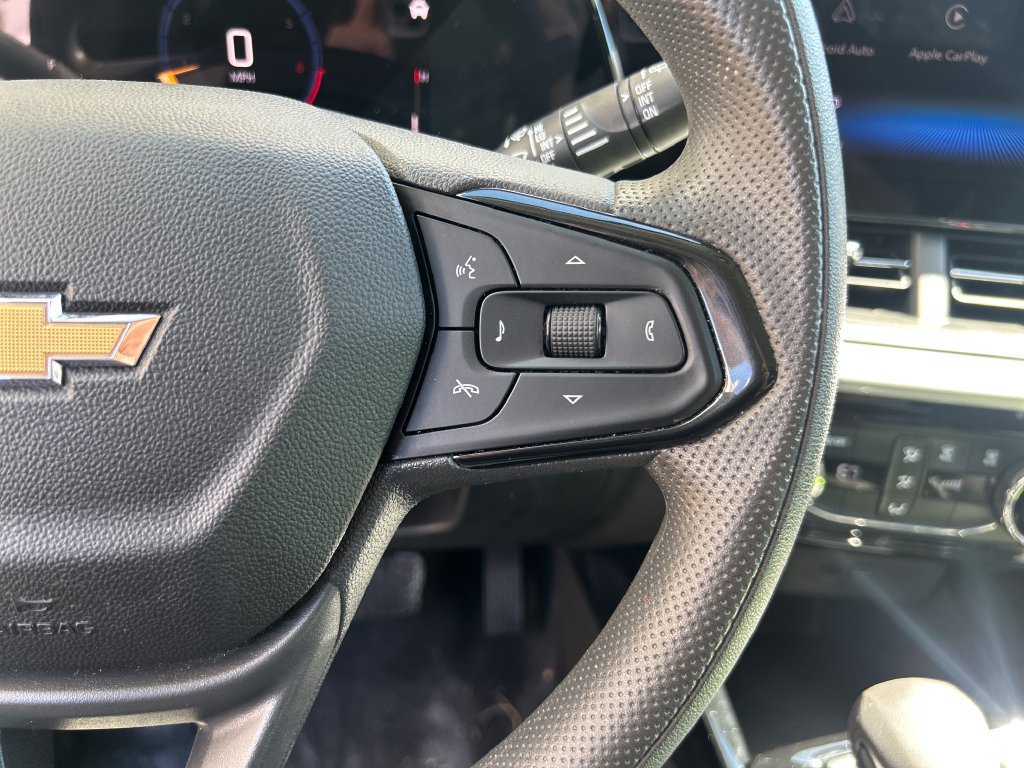 Used 2025 Chevrolet Trax LT FWD image 22