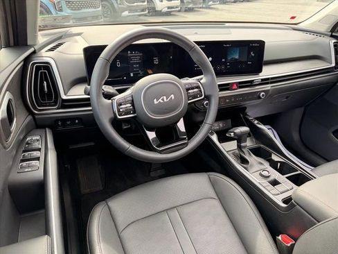 Certified 2025 Kia Sorento X-Line EX image 5