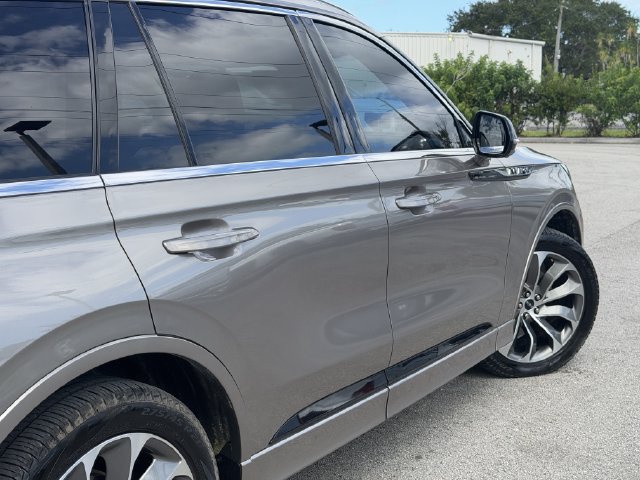 Used 2021 Lincoln Aviator Grand Touring w/ Equipment Group 302A AWD/4WD image 8