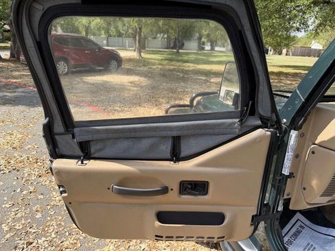 Used 1999 Jeep Wrangler SE image 10