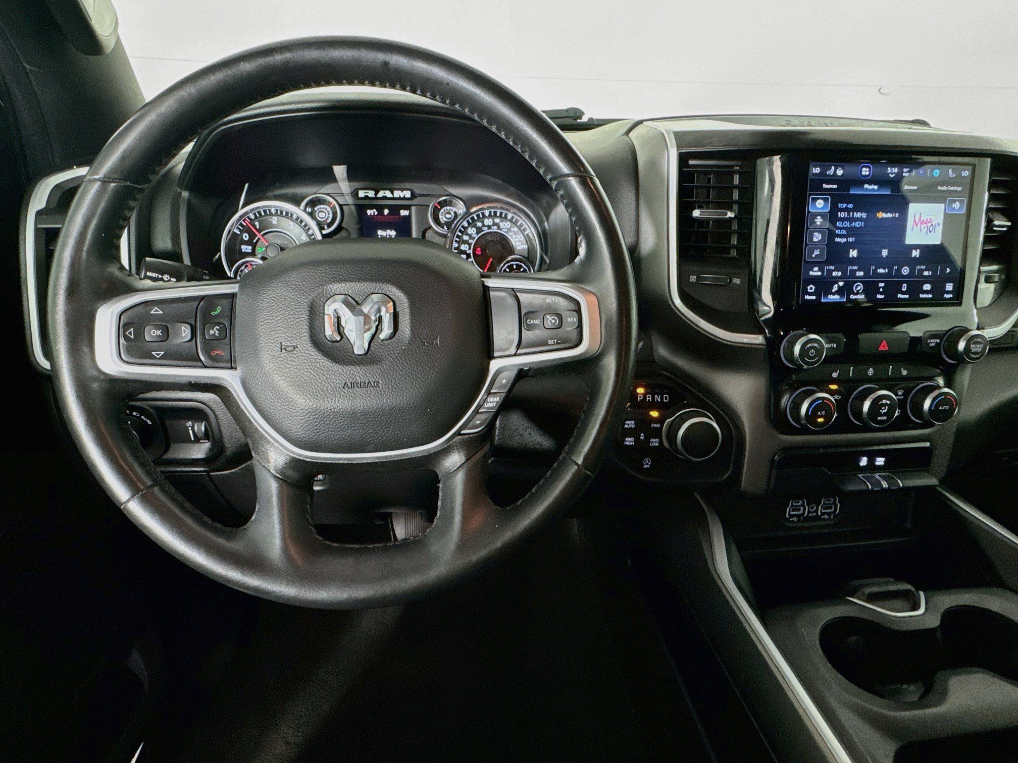 Used 2023 RAM 1500 Big Horn AWD/4WD image 10