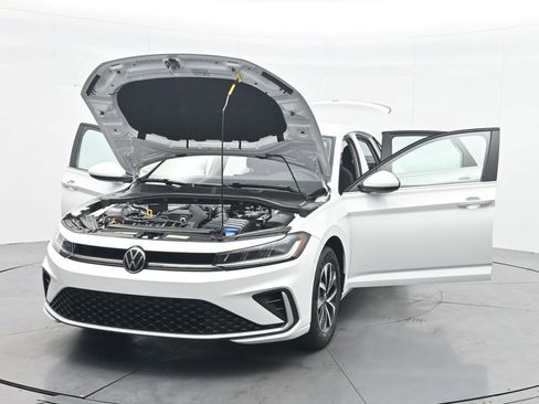 Used 2025 Volkswagen Jetta S image 34