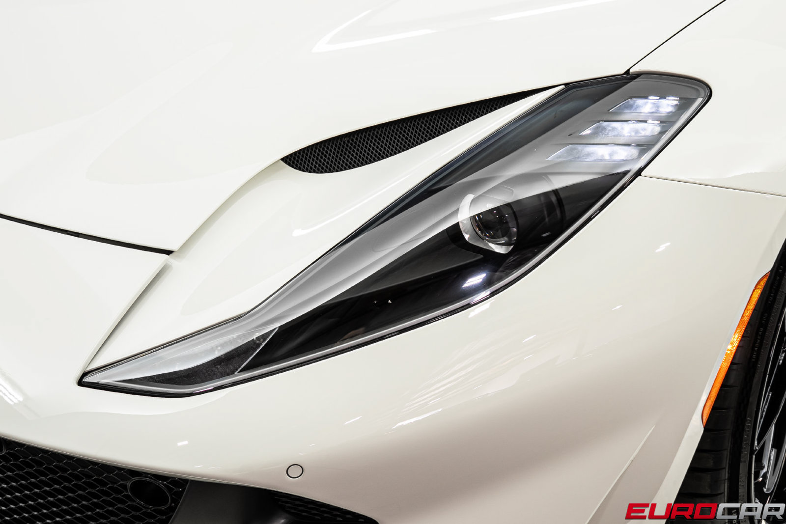 Used 2020 Ferrari 812 Superfast RWD image 12