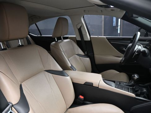 Used 2019 Lexus ES 350 Luxury w/ Accessory Package 2 image 22