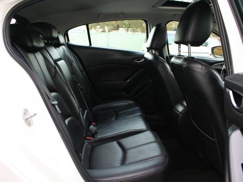 Used 2018 MAZDA MAZDA3 Touring image 20