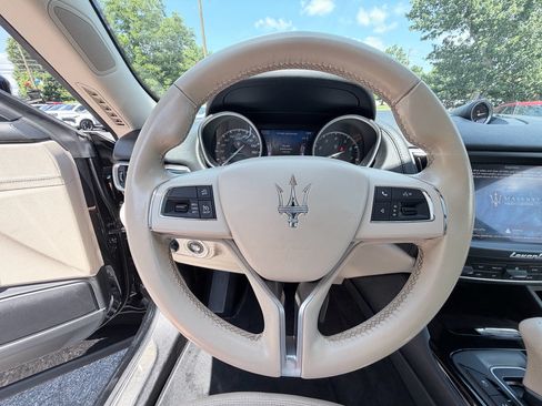 Used 2018 Maserati Levante AWD/4WD image 14