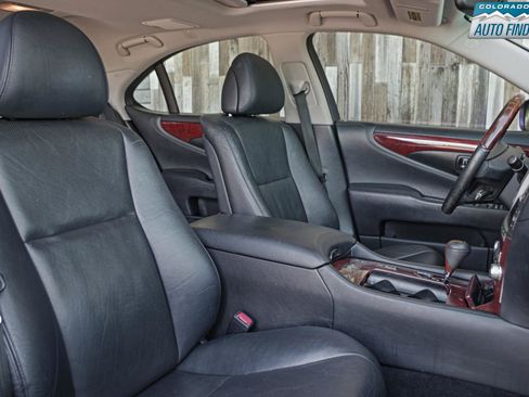 Used 2012 Lexus LS 460 w/ Comfort Pkg RWD image 21