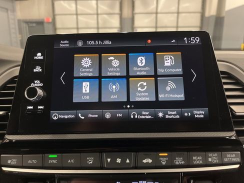 Used 2025 Honda Odyssey Touring image 19