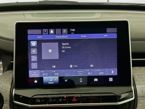 Used 2022 Jeep Compass Latitude image 19