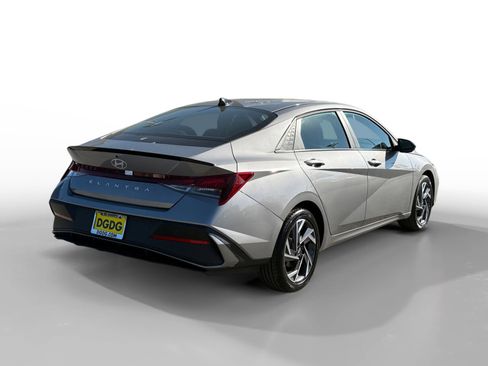Certified 2025 Hyundai Elantra Sport image 5