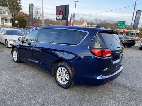 Used 2019 Chrysler Pacifica LX image 3