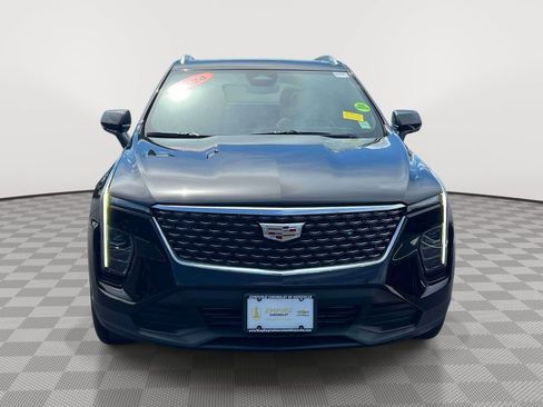 Used 2024 Cadillac XT4 Luxury w/ Cold Weather Package AWD/4WD image 2