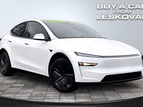 Used 2026 Tesla Model Y AWD image 1